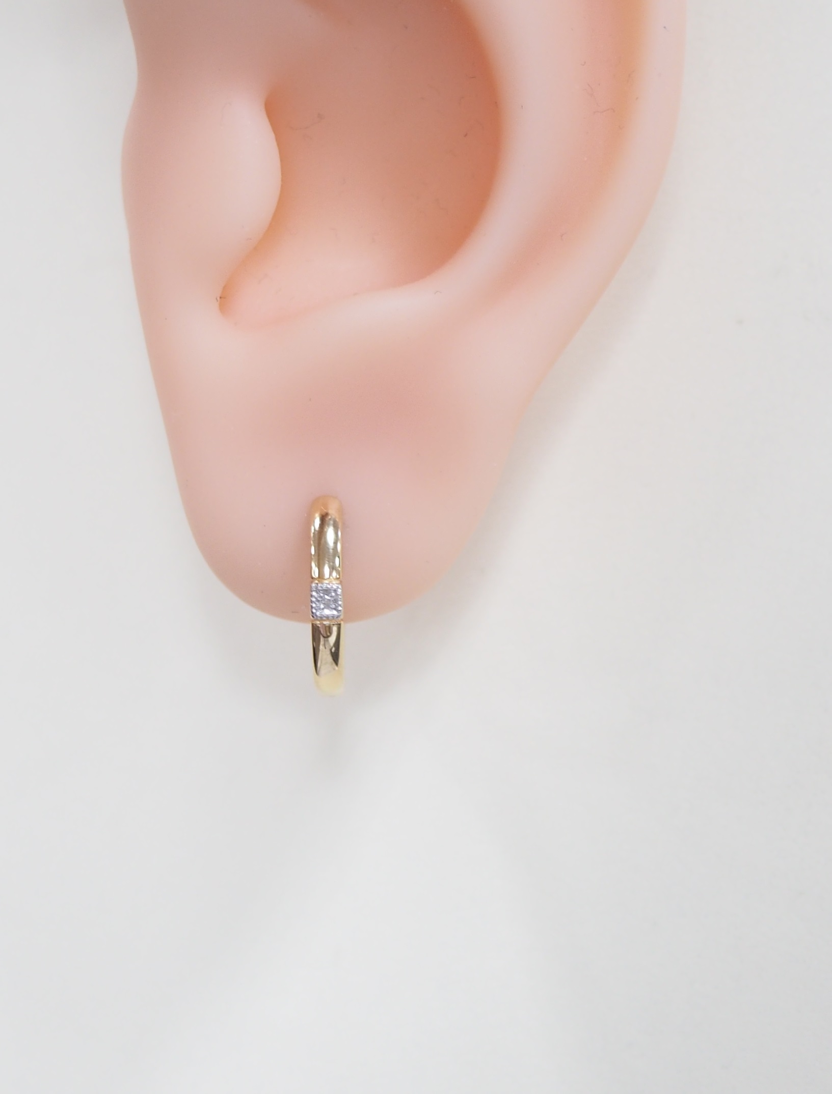 Серебряные серьги 925 пробы; вставки 2 Бриллиант Кр 17 0,007 200-400 2/3А2 Бр.Кр-17 0,007 2/3А;